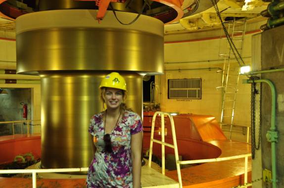 O rotor, com algumas dezenas de toneladas, é uma das menores peças que formam o coração da Usina de Itaipu, em Foz do Iguaçu, fronteira de Brasil e Paraguai